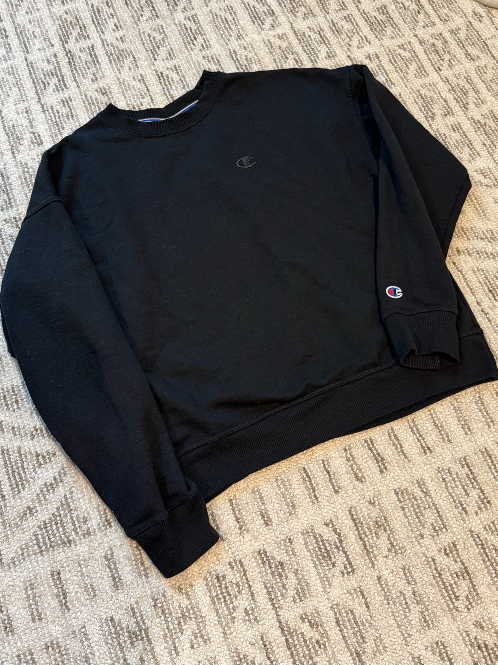 Champion Black Women's Crewneck Sweatshirt with Embroidered Logo
